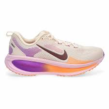 Nike Air Zoom Vomero 18 - Women's